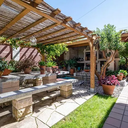 Ferienhaus Beautiful In With Wifi, Swimming Pool And 3 Bedrooms *
