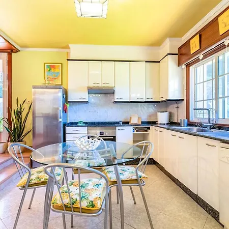 Beautiful In With Wifi, Swimming Pool And 3 Bedrooms Redondela