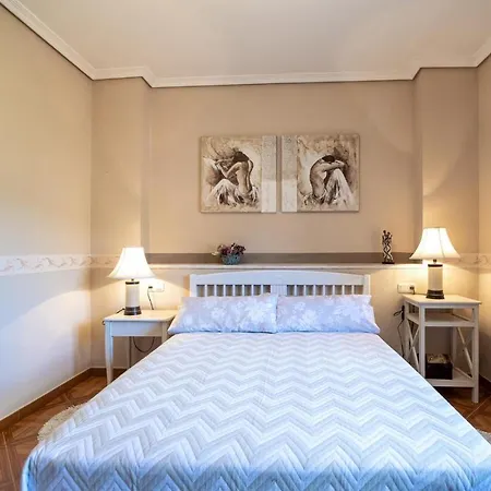 Beautiful In With Wifi, Swimming Pool And 3 Bedrooms Ferienhaus *