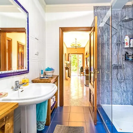 Beautiful In With Wifi, Swimming Pool And 3 Bedrooms *